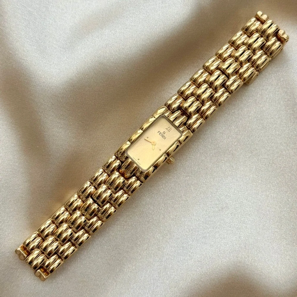 AUTHENTIC VINTAGE FENDI GOLD WATCH - Picture 4 of 8